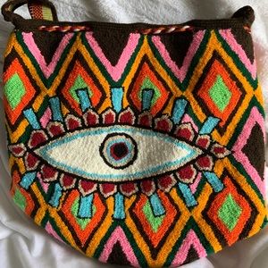 🆕Wayuu crossbody evil eye bucket!! Made in Colombia 🇨🇴